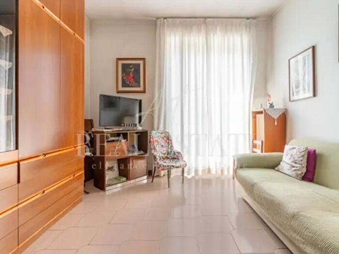 Appartamento bilocale in vendita in Via Giambellino, Milano