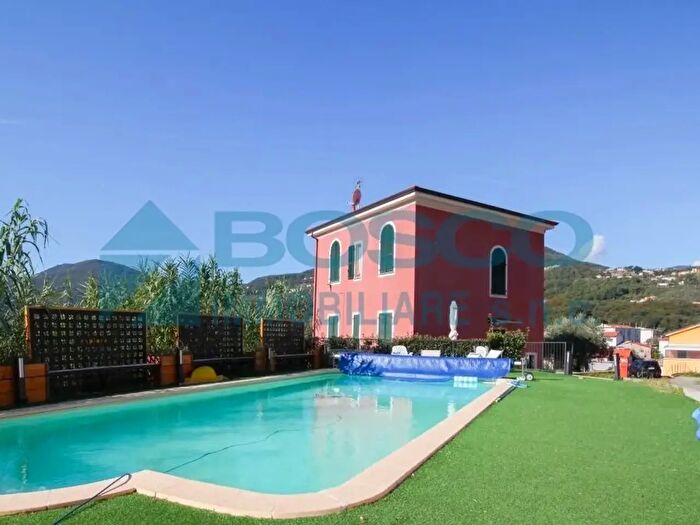 Casa con 7 locali in vendita in Raspolini, La Spezia