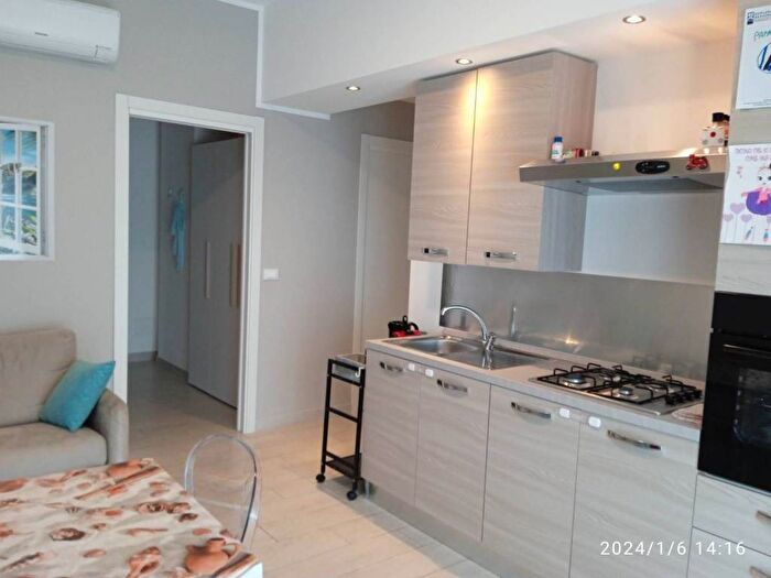 Appartamento bilocale in affitto in VIA VILLAGRANDE, Centro, Varazze