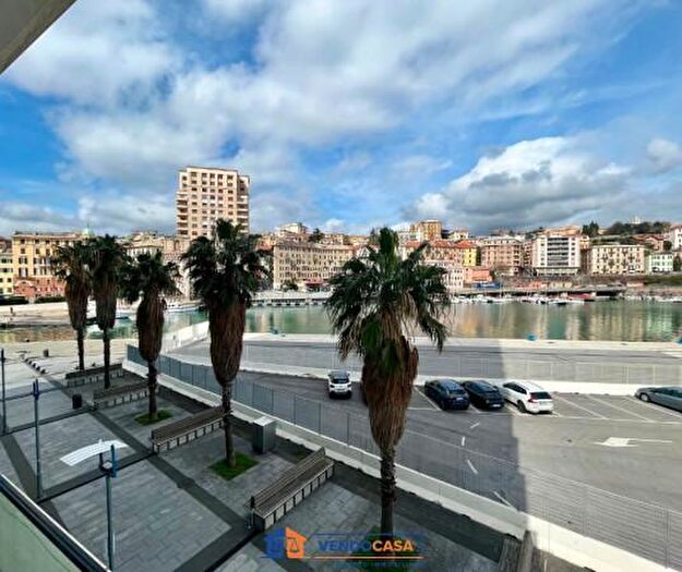 Appartamento quadrilocale in vendita in Largo delle Coffe, Savona