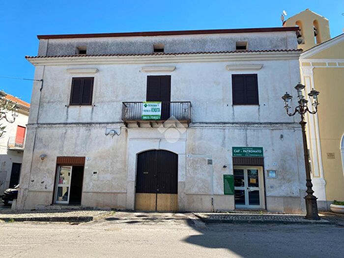 Appartamento trilocale in vendita in Piazza Nicola Valletta, Arienzo