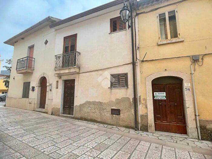 Casa trilocale in vendita in Strada Statale Tangenziale Ovest, Benevento
