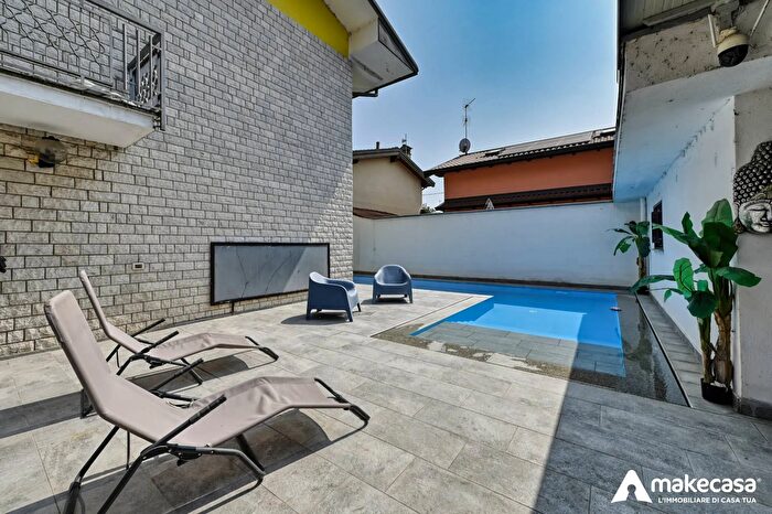 Casa quadrilocale in vendita in Via Leonardo da Vinci, San Zenone Al Lambro