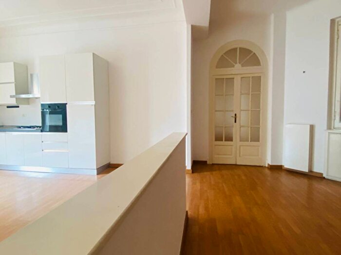 Appartamento quadrilocale in affitto in Via Mantova, Porta Romana Medaglie dOro, Milano