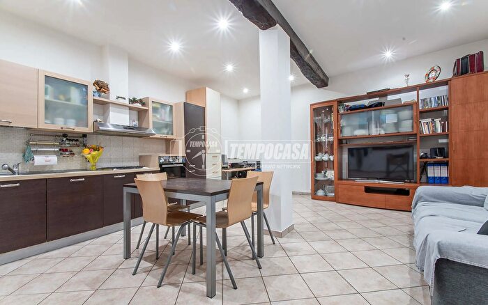 Appartamento bilocale in vendita in Via Mazza, Guanzate