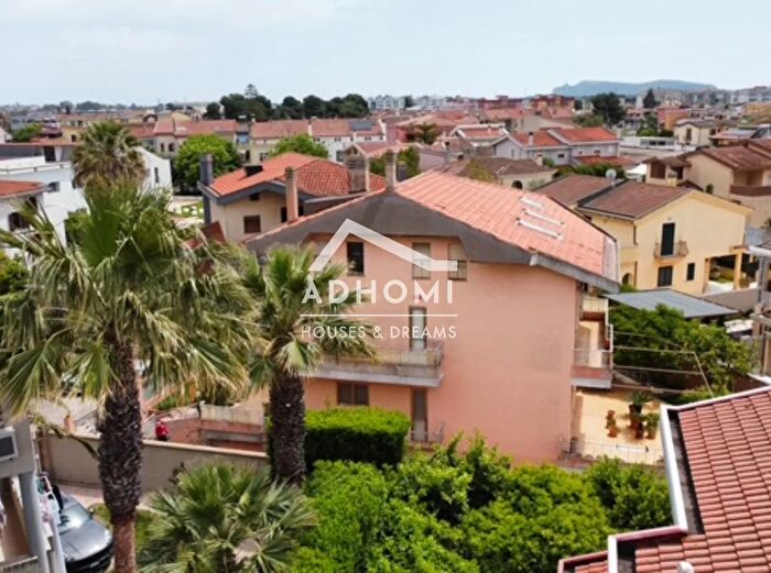Casa con 11 locali in vendita in Via Lisbona, Selargius
