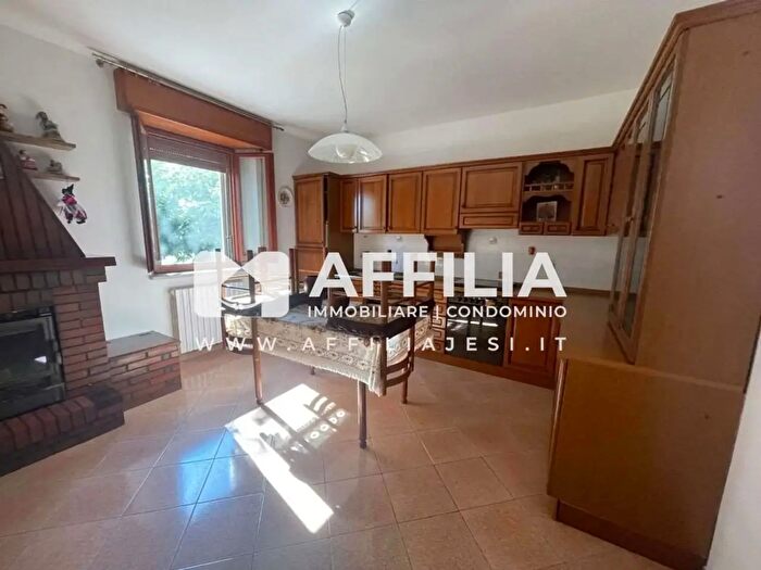 Casa con 7 locali in vendita in Via Macerata, Jesi