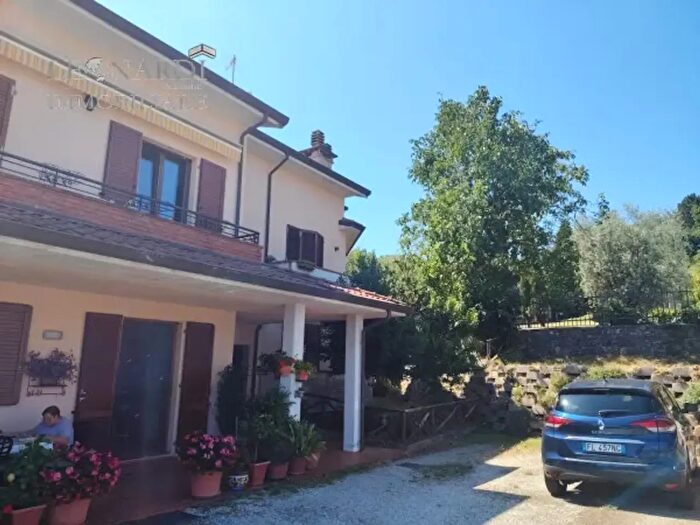 Appartamento trilocale in vendita in Strada Communale Caprese Alpe Faggeta, Caprese Michelangelo