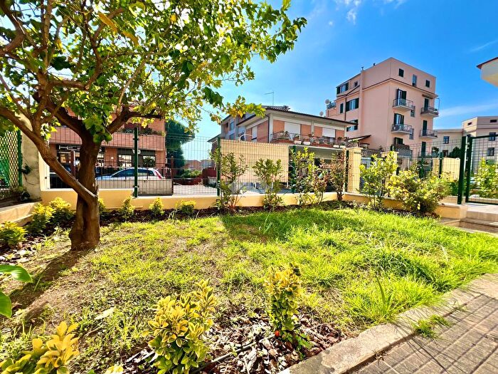 Appartamento quadrilocale in vendita in Via Cornelia, Roma