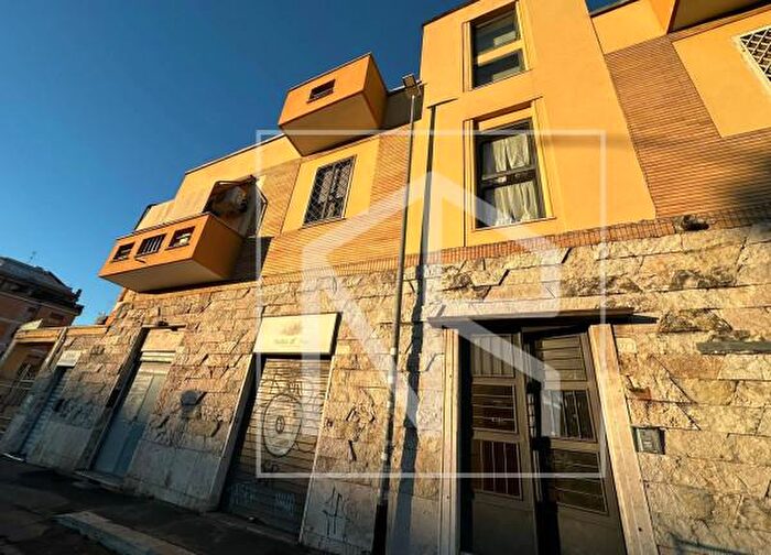 Appartamento trilocale in vendita in Via Casilina, Roma