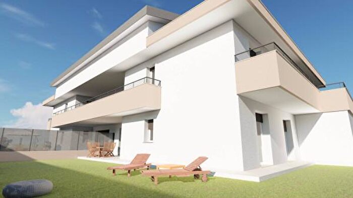 Appartamento trilocale in vendita in Via Lambro, Inverigo