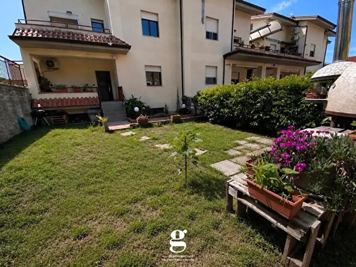 Appartamento quadrilocale in vendita in Via Chiusa, Ascea