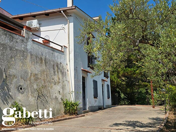 Casa quadrilocale in vendita in Cda San Costantino, Piraino