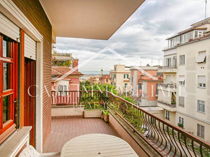 Appartamento con 5 locali in affitto in Monteverde Nuovo, Roma