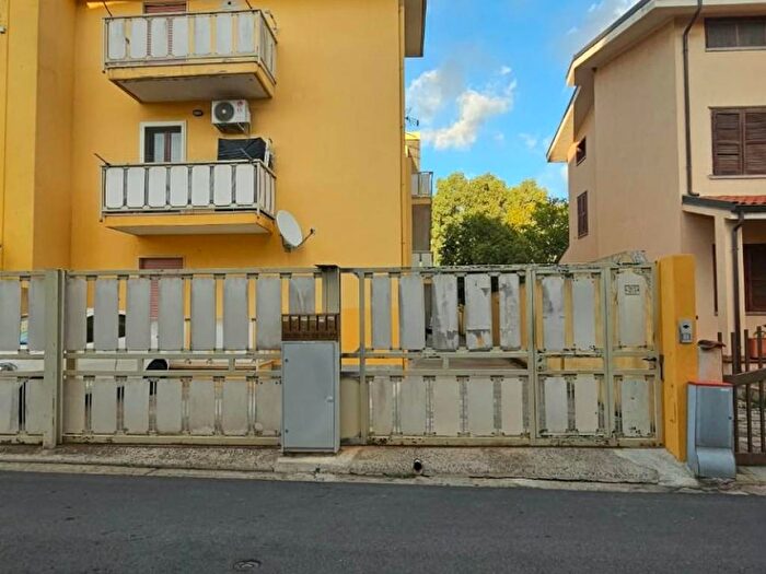 Appartamento trilocale in affitto in Via Is Bagantinus, Decimomannu