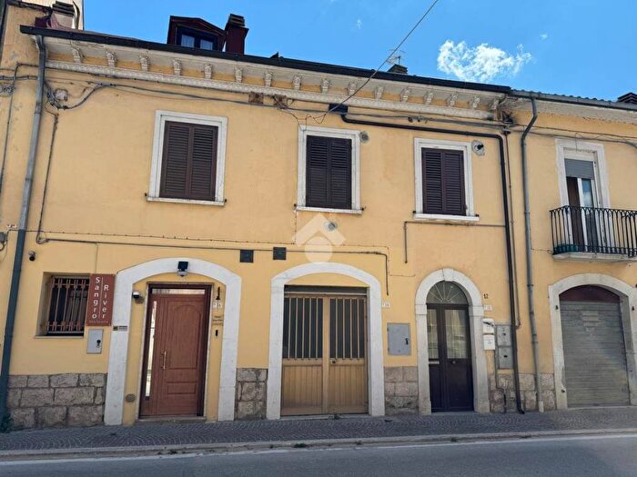 Appartamento trilocale in affitto in appartamento Via Cavalieri di Malta, Centro, Castel di Sangro