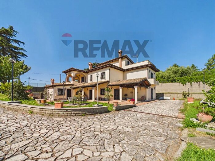 Casa con 7 locali in vendita in Via della Merluzza, Roma