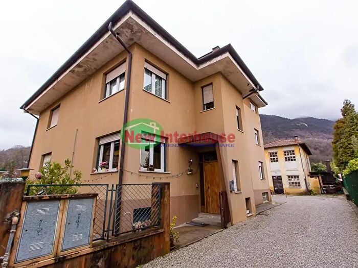 Appartamento con 5 locali in vendita in Via Alessandro Manzoni, Maniago