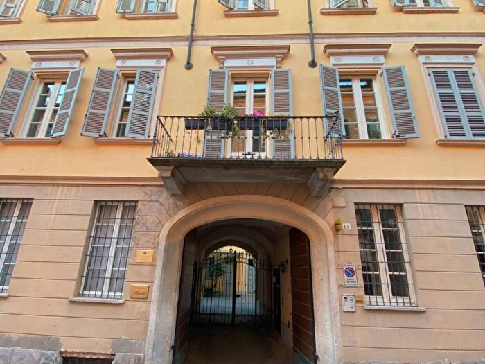 Appartamento trilocale in affitto in Via Simone del Pozzo, Centro, Vigevano
