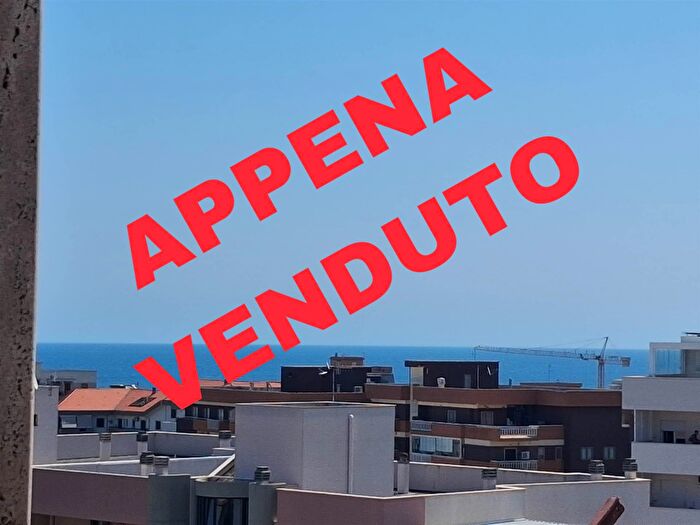 Appartamento quadrilocale in vendita in Via Oberdan, Monopoli