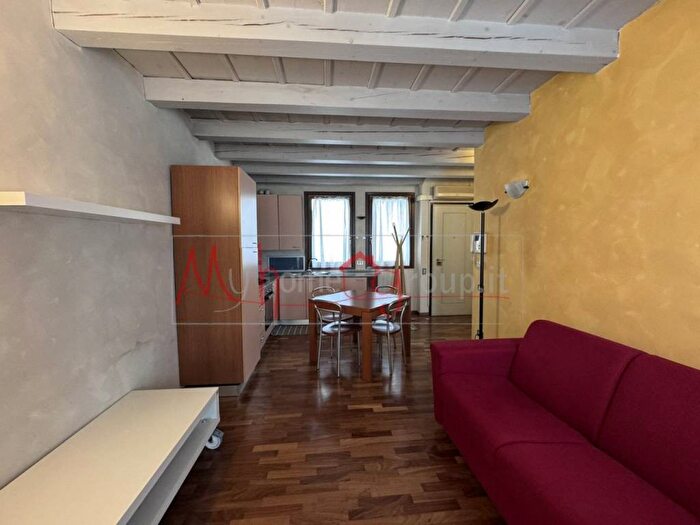Appartamento trilocale in affitto in Via Boccalerie, Piazze Duomo, Padova