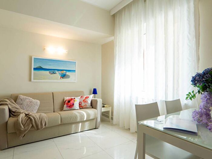 Appartamento bilocale in affitto in Via Roma, Via Roma Borgo Barusso, Alassio