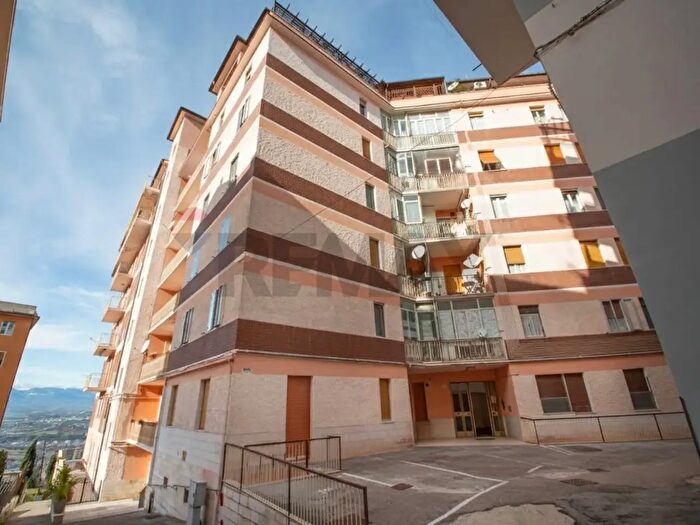Appartamento con 6 locali in vendita in Via Madonna degli Angeli, Chieti
