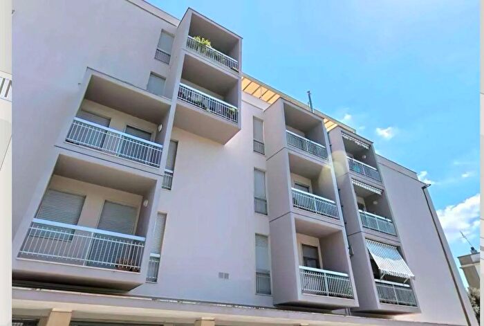 Appartamento con 7 locali in vendita in Via Cisternella, Casarano