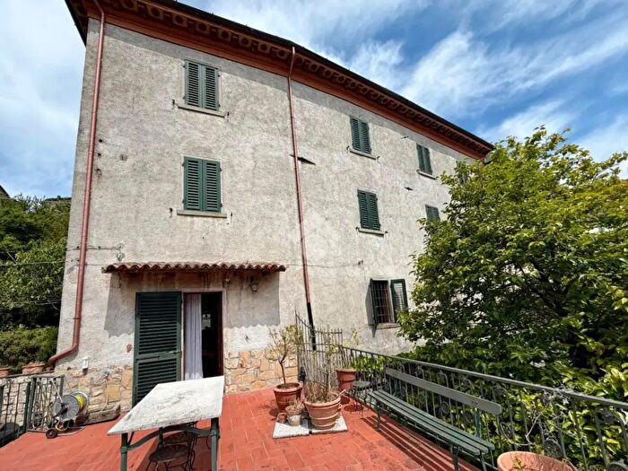 Casa con 10 locali in vendita in Via Nazionale, San Marcello Piteglio