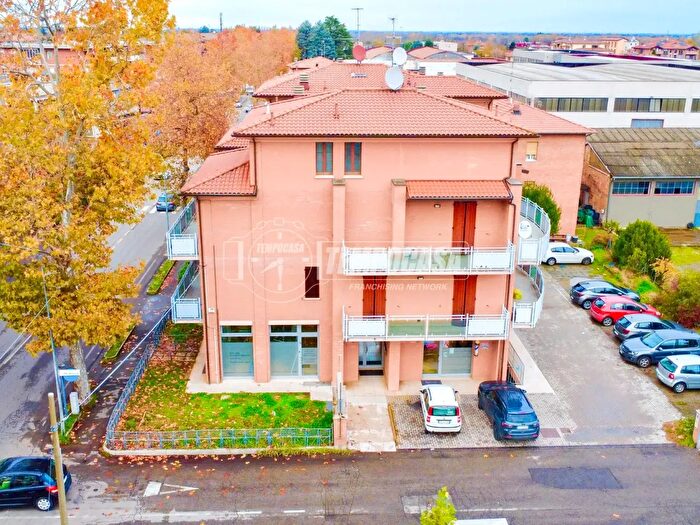 Appartamento trilocale in vendita in Via Edmondo De Amicis, Vignola