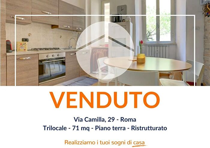 Appartamento trilocale in vendita in Via Camilla, Roma