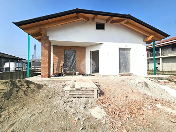 Casa con 7 locali in vendita in Strada del Procco, Torrazza Piemonte