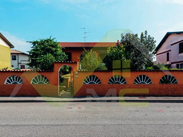 Casa quadrilocale in vendita in Via Giovanni XXIII, Settala