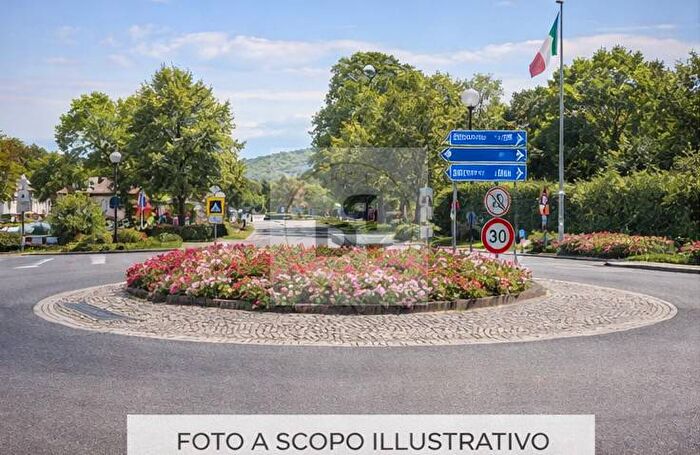 Appartamento trilocale in affitto in crociale, Crociale, Manerba del Garda