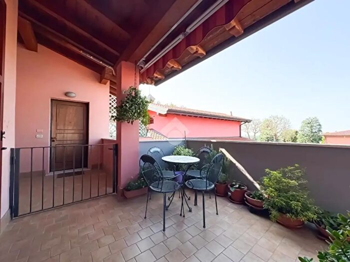 Appartamento trilocale in vendita in Via Gian Battista Guarneri, Passirano
