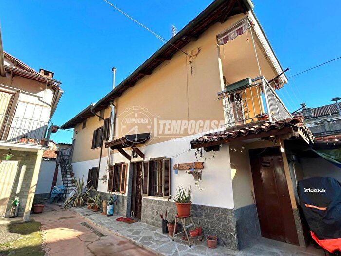 Appartamento trilocale in affitto in Via CIRCONVALLAZIONE, Volpiano