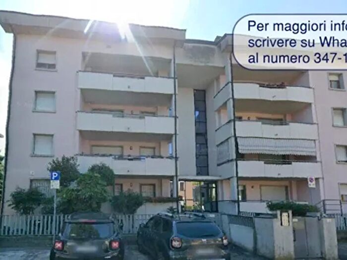 Appartamento trilocale in affitto in Via Edoardo Ughi, Parma