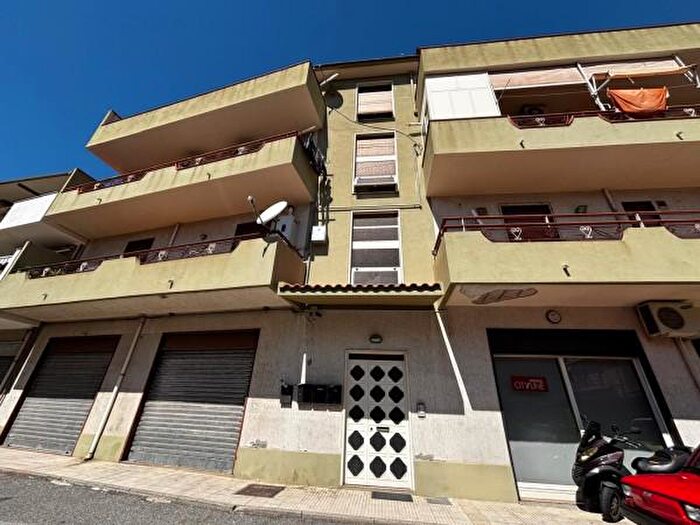 Appartamento trilocale in vendita in Via Ottobre, Torregrotta