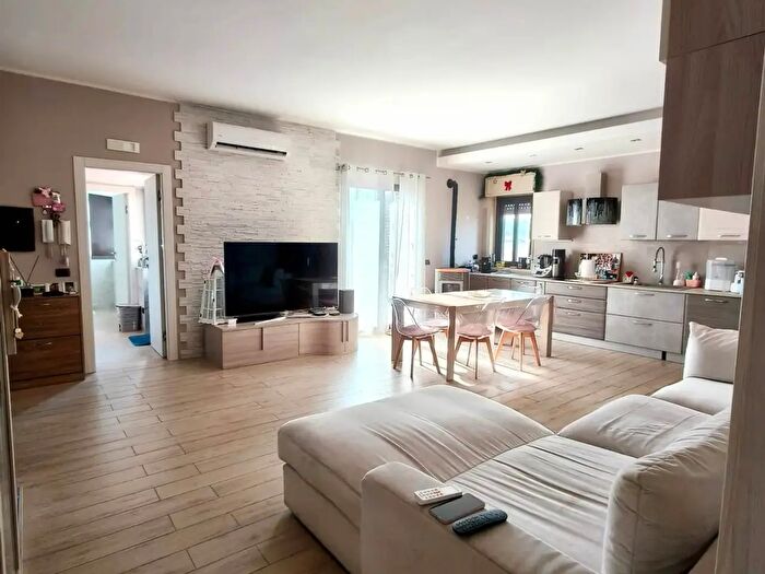 Appartamento quadrilocale in vendita in Via dei Giacinti, Misterbianco