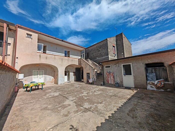 Casa trilocale in vendita in Via Rapugliano, Caserta