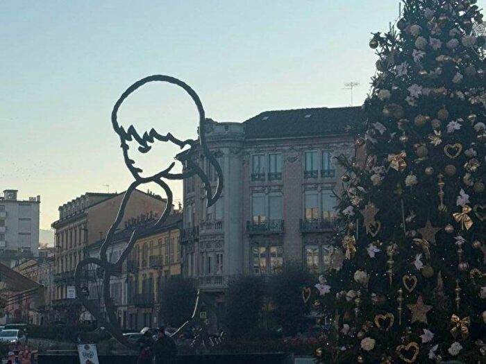 Casa quadrilocale in affitto in Centro, Alba