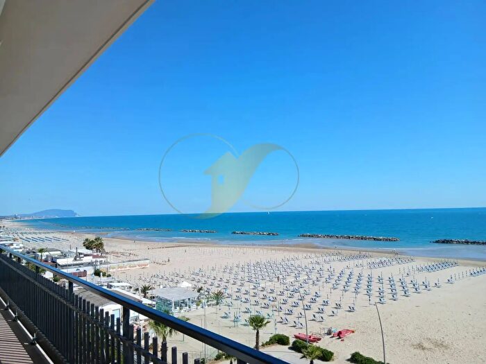 Appartamento con 6 locali in vendita in Via Giacomo Matteotti, Civitanova Marche
