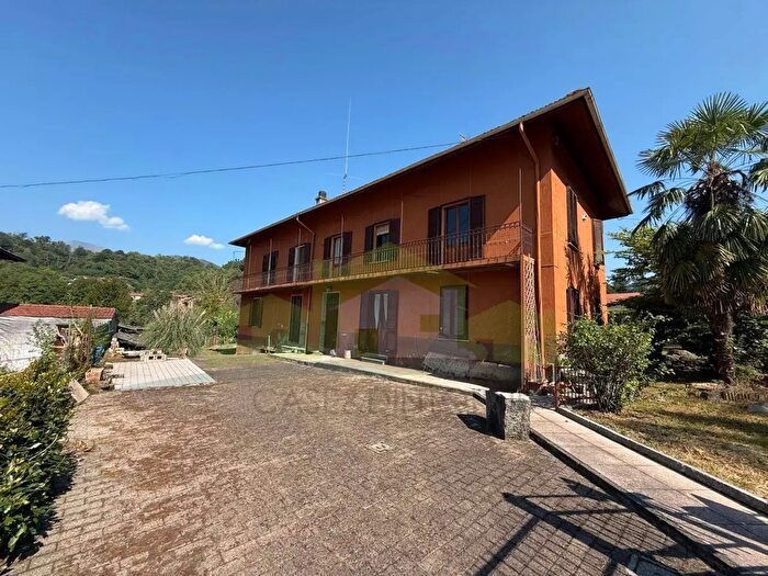 Casa con 11 locali in vendita in Regione Giovanetta, Borgosesia