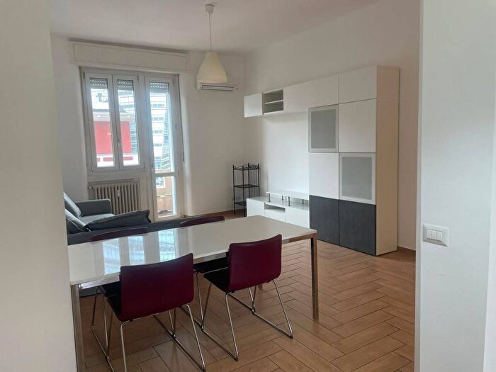 Appartamento trilocale in affitto in Via Alessandro Paoli, Melchiorre Gioia, Milano