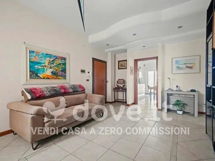 Appartamento trilocale in vendita in Via Conte Girolamo Giusso, Bari