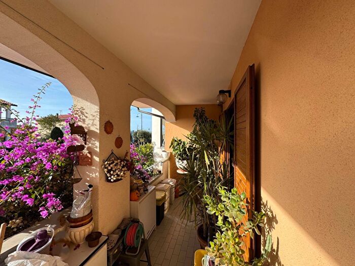 Casa con 8 locali in vendita in Bibbona