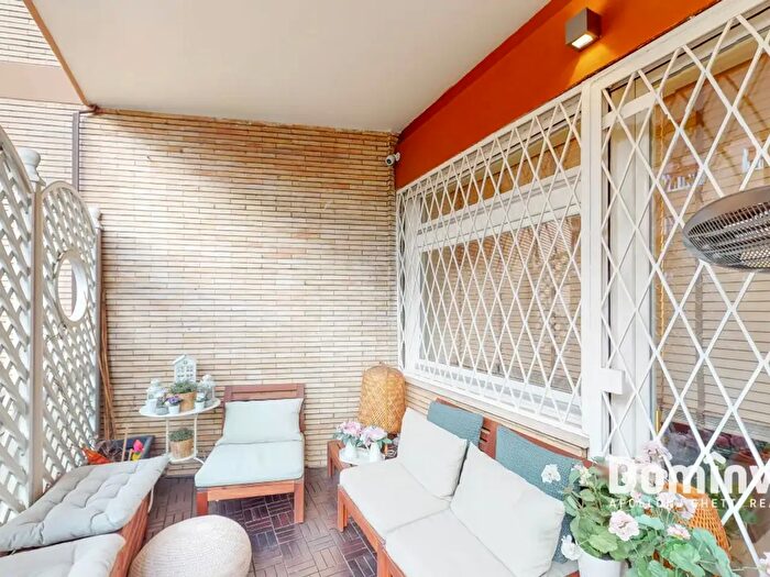 Appartamento trilocale in vendita in Via Asmara, Roma