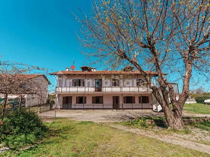 Casa con 11 locali in vendita in Cappella Stella, Macello