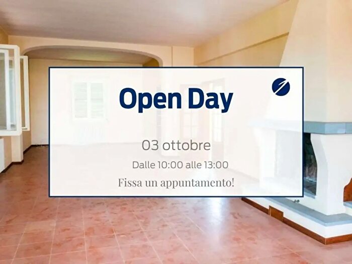 Casa con 15 locali in vendita in Monsano