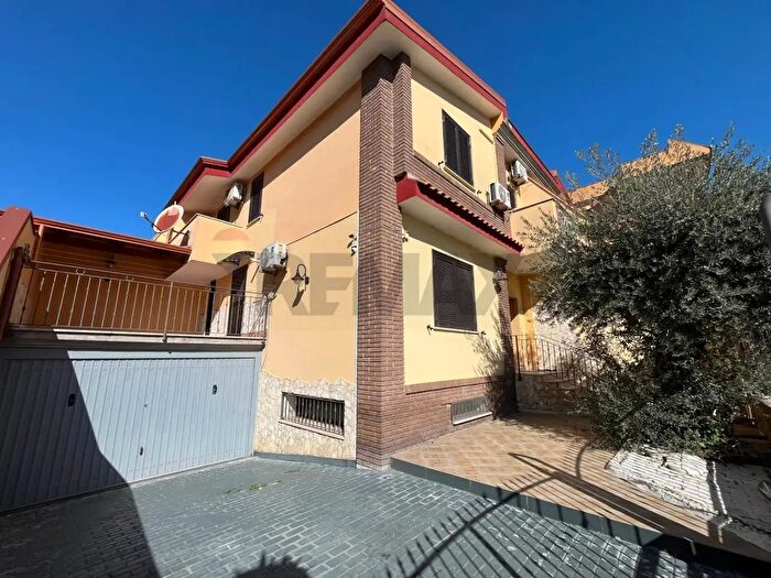Casa con 5 locali in vendita in Via Fausto Coppi, Orta Di Atella